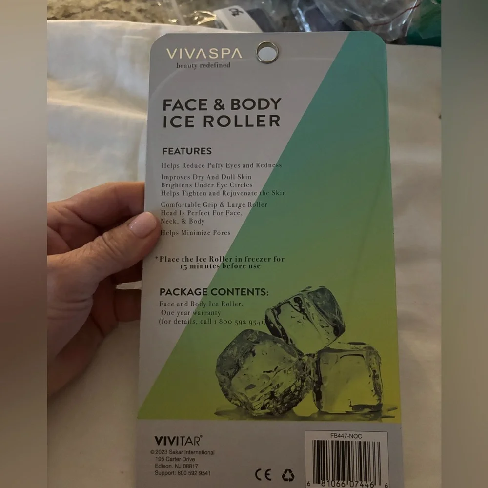 Face and  body ice roller by VIVASPA. Beauty redefined.‎
